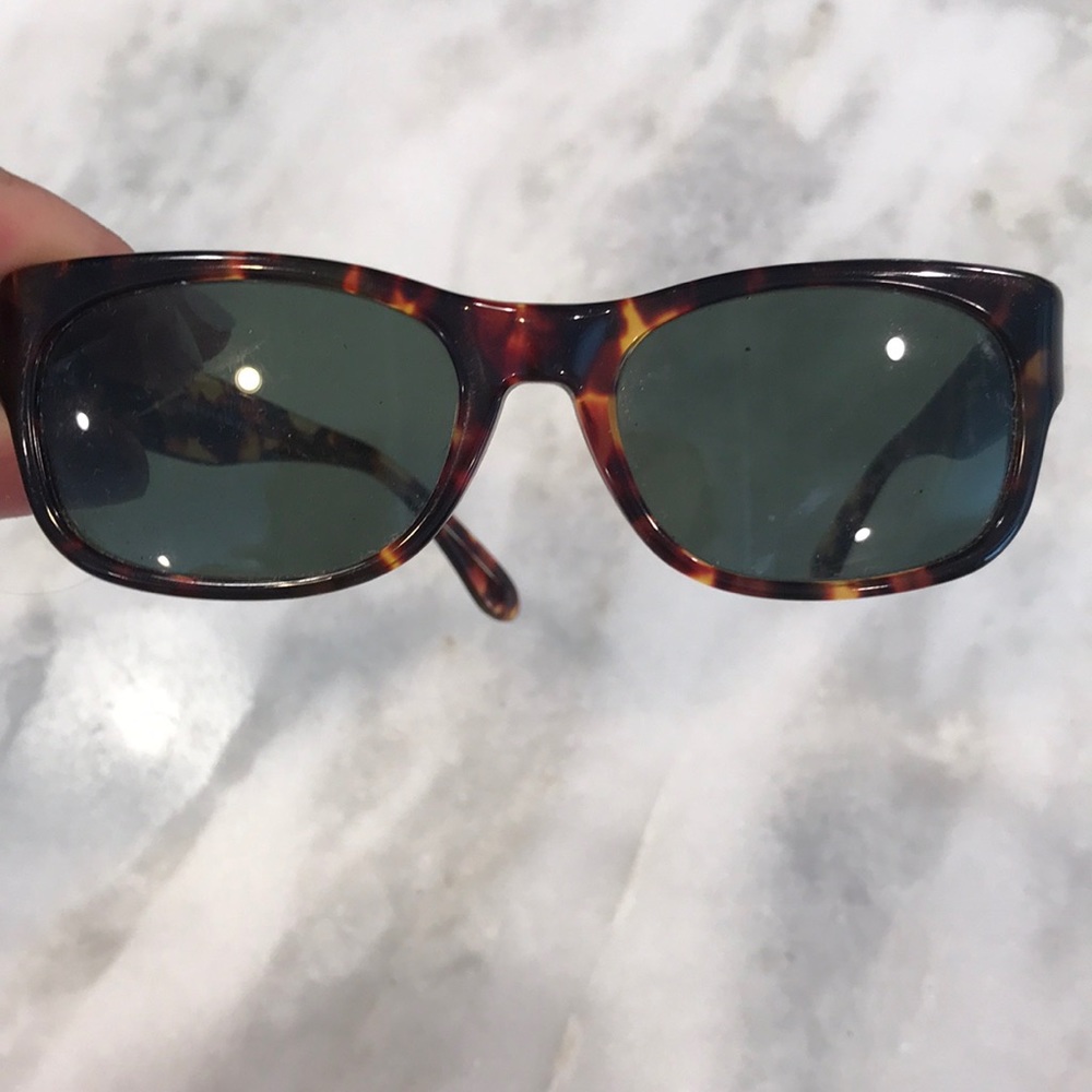 Tortoise brown sunglasses